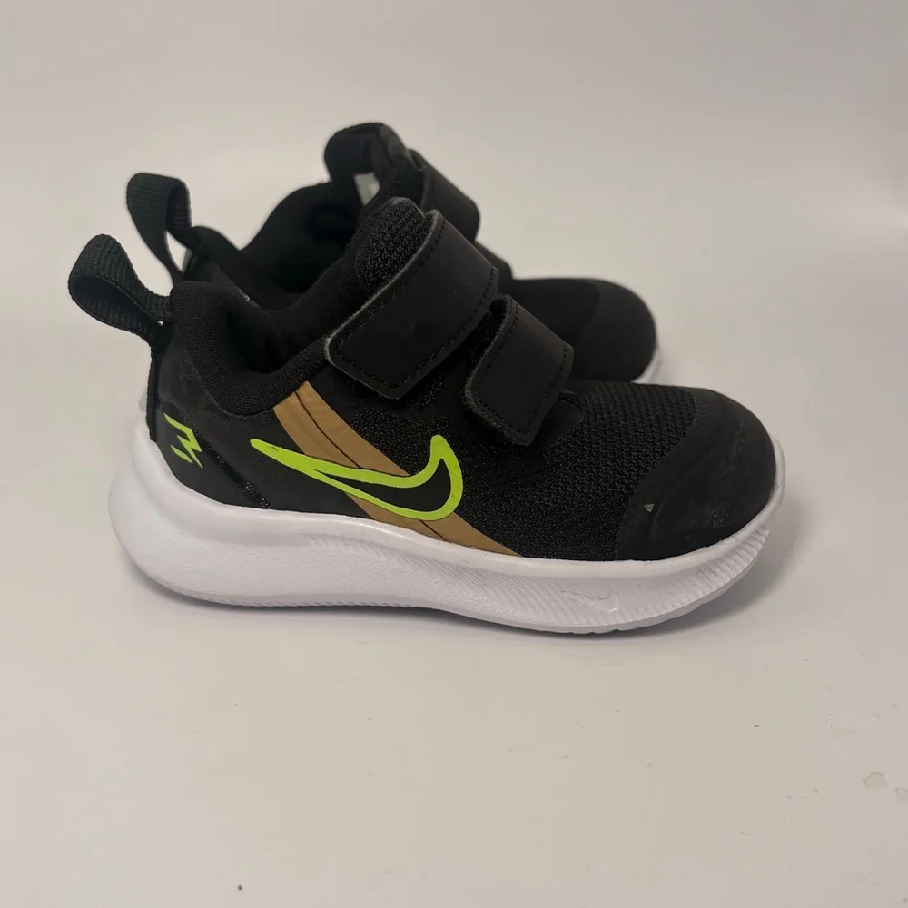 Baby Nike Star Runner‎ 3 Black Gold Hook & Loop Shoes 3C